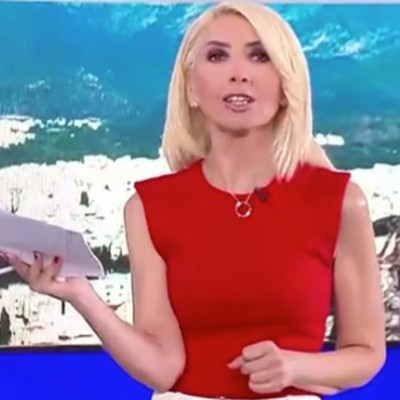 Αιφνιδιάστηκε η Μίνα Καραμήτρου στον αέρα του Open: "Την αγαπάω και στεναχωριέμαι που φεύγει"