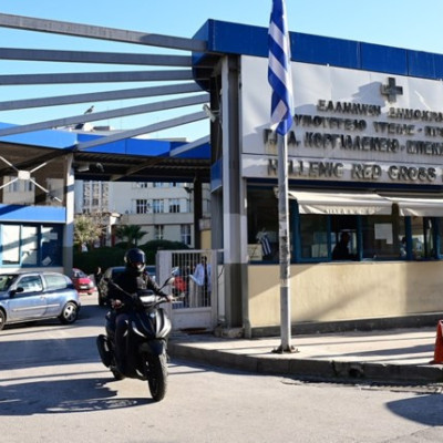 Ερυθρός Σταυρός: Άγρια επίθεση σε νοσηλεύτρια στα Επείγοντα - "Την έπιασε από τα μαλλιά και τη χτύπησε"