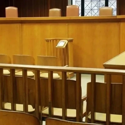 Λάρισα: Νέα ποινή στον 50χρονο που κρατούσε με τσεκούρι όμηρο τη γυναίκα του σε ζωντανή μετάδοση