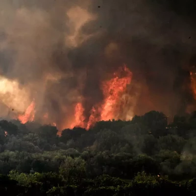 Η Ευρώπη στις φλόγες του κλιματικού χάους -Οι ΠΡΑΣΙΝΟΙ -Οικολογία ζητούν απεξάρτηση από τα ορυκτά καύσιμα