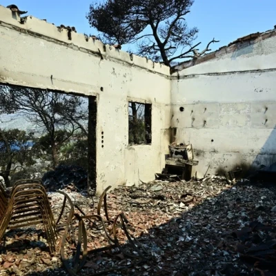 Πυρκαγιές: 325 αυτοψίες κτιρίων στις πληγείσες περιοχές, 118 χαρακτηρίστηκαν κόκκινα