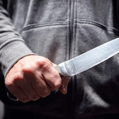 Νίκαια: «Προσπάθησα να τους αποφύγω και μου έφεραν κοντά το μαχαίρι» λέει ο 40χρονος που έπεσε θύμα ληστείας από ανήλικους