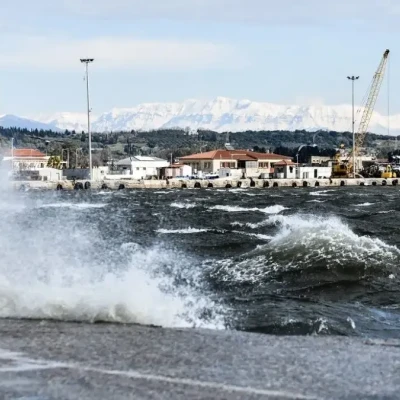 Καιρός αύριο: Άνεμοι 5 μποφόρ στην Αττική, έως 39 βαθμούς η θερμοκρασία στη χώρα – Πού θα βρέξει