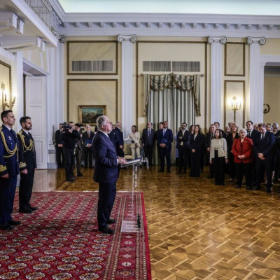 Γιορτή τάχα … ή του Καραγκιόζ ο μπερντές ; Γράφει ο Μάρκος Μπόλαρης