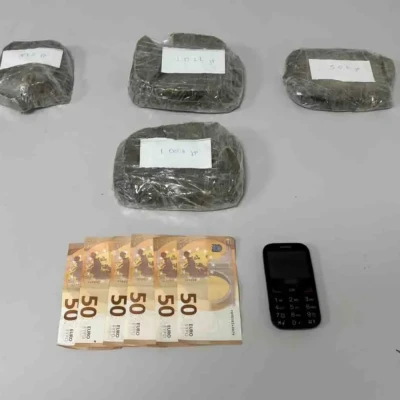 Πάνω από 3 κιλά ηρωίνης κατασχέθηκαν μετά από επιχείρηση της Δ.Α.Ο.Ε. σε οικία στη Θεσσαλονίκη