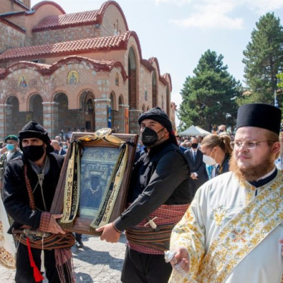 Δεκαπενταύγουστος στην Παναγία Σουμελά: Χιλιάδες πιστοί στο Βέρμιο – Παρουσία του Προέδρου της Δημοκρατίας ο φετινός εορτασμός
