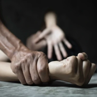 Συνελήφθη ο βοσκός που κατηγορείται για τον βιασμό 22χρονης σε παραλία της Χαλκιδικής, εντοπίστηκε τέσσερα χρόνια μετά στο Μαυροβούνιο