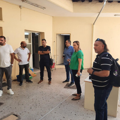 Από τη Βαρβάρα Μητλιάγκα αυτοψία στα σχολεία των Σερρών- «Στόχος η διαρκής βελτίωση των σχολικών υποδομών»