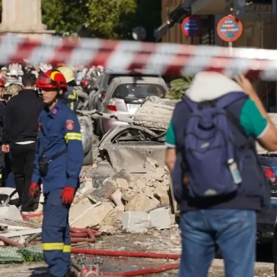 Πλάκα: Έξι οι αγνοούμενοι μετά την κατάρρευση κτηρίου - Βρέθηκε η τσάντα Αμερικανίδας τουρίστριας