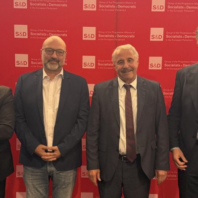 Ευρωβουλευτές ΠΑΣΟΚ: «Τα data centers «διψούν» για νερό και «καίνε» ρεύμα - Ποιος θα πληρώσει τον λογαριασμό» ;