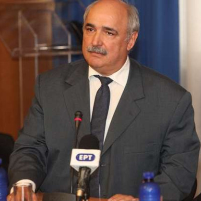 Μάρκος Μπόλαρης: Της αβάσταχτης ελαφρότητας ο θίασος !