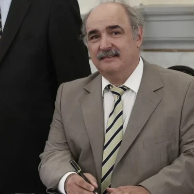 Μάρκος Μπόλαρης: «Το παρακράτος και η Μονή Σινά»