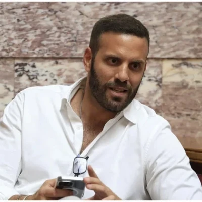 Νίκος Παππάς: «Να μην επιτρέψουμε στον ψηφιακό κόσμο να στερήσει από τα παιδιά την παιδική τους ηλικία»