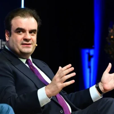 Κυριάκος Πιερρακάκης: «Πώς μπορούμε ταυτόχρονα να περιορίσουμε τους κινδύνους και να απελευθερώσουμε τις δυνατότητες της Τεχνητής Νοημοσύνης»