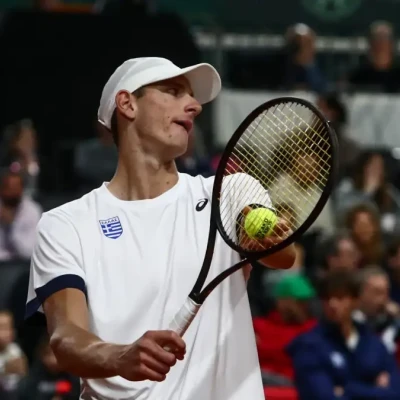 Davis Cup: Νέα ήττα για τον Στέφανο Σακελλαρίδη και αποκλεισμός για την Ελλάδα με 3-2 από τη Σλοβακία