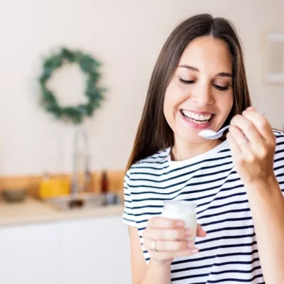 Γιαούρτι ή cottage cheese; Ποιο κερδίζει σε πρωτεΐνη και ποιο είναι πιο θρεπτικό