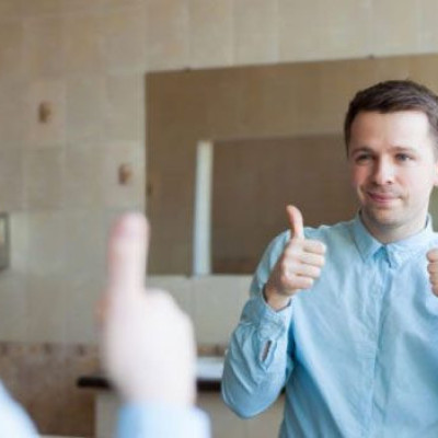 Τι λέει η ψυχολογία για όσους μιλάνε συχνά στον εαυτό τους;