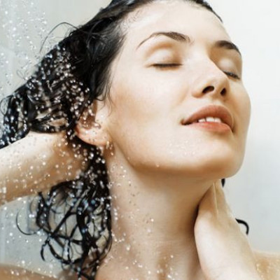 Γιατί πρέπει να σταματήσουμε το μπάνιο με καυτό νερό;