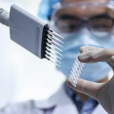 Μπουρλά: «Απαραίτητη» η τέταρτη δόση εμβολίου για τον κορωνοϊό