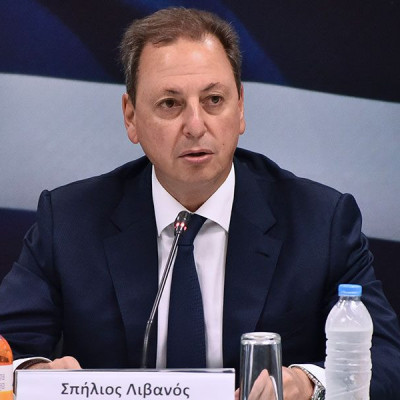 Στην κεντρική πολιτική σκηνή: Όσα δεν φέρνει ο χρόνος τα φέρνει η ώρα!