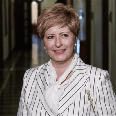 Μαρία Κόλλια: Παρακολουθώ με ιδιαίτερο ενδιαφέρον και(;) τα δρώμενα στο ΔΗΜΟ ΣΕΡΡΩΝ.