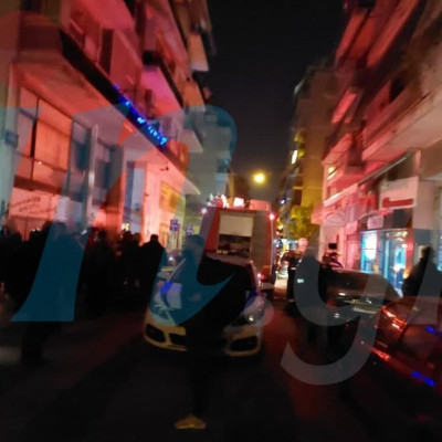 Θρίλερ με ομηρία στο κέντρο της Αθήνας – Άνδρας κρατά την κοπέλα του και απειλεί να τινάξει την πολυκατοικία στον αέρα