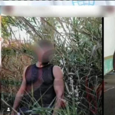 Παπάς με instagram με διχτυωτά μπλουζάκια… Ζήτησε συγνώμη για όσους σκανδάλισε!